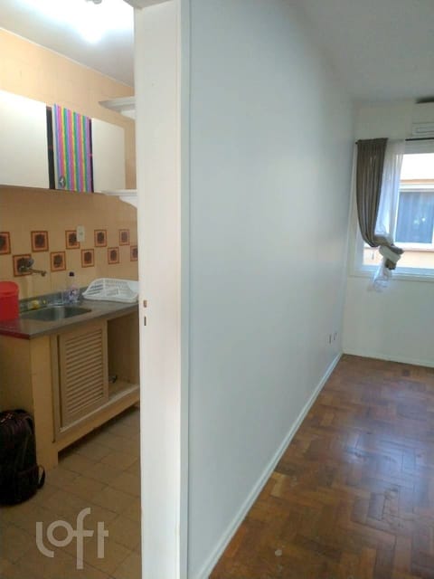 Image 2 - 250998